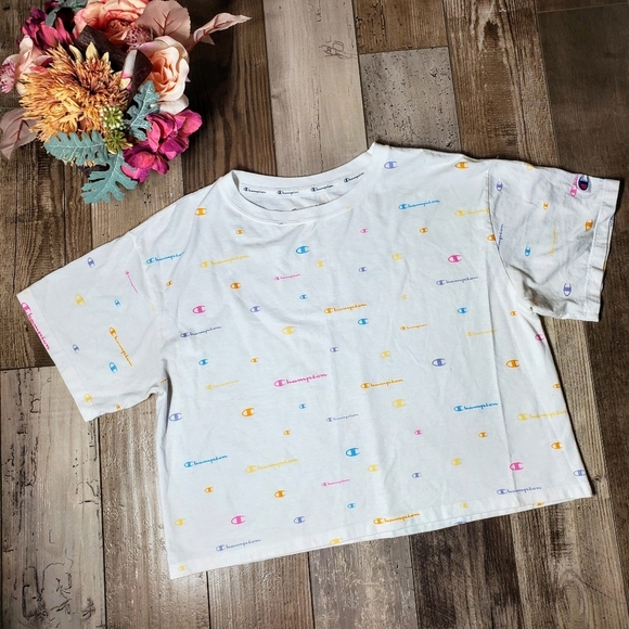 Champion Women's Cropped White Mult-Color Logo Print T-Shirt Size Small EUC - Picture 1 of 15